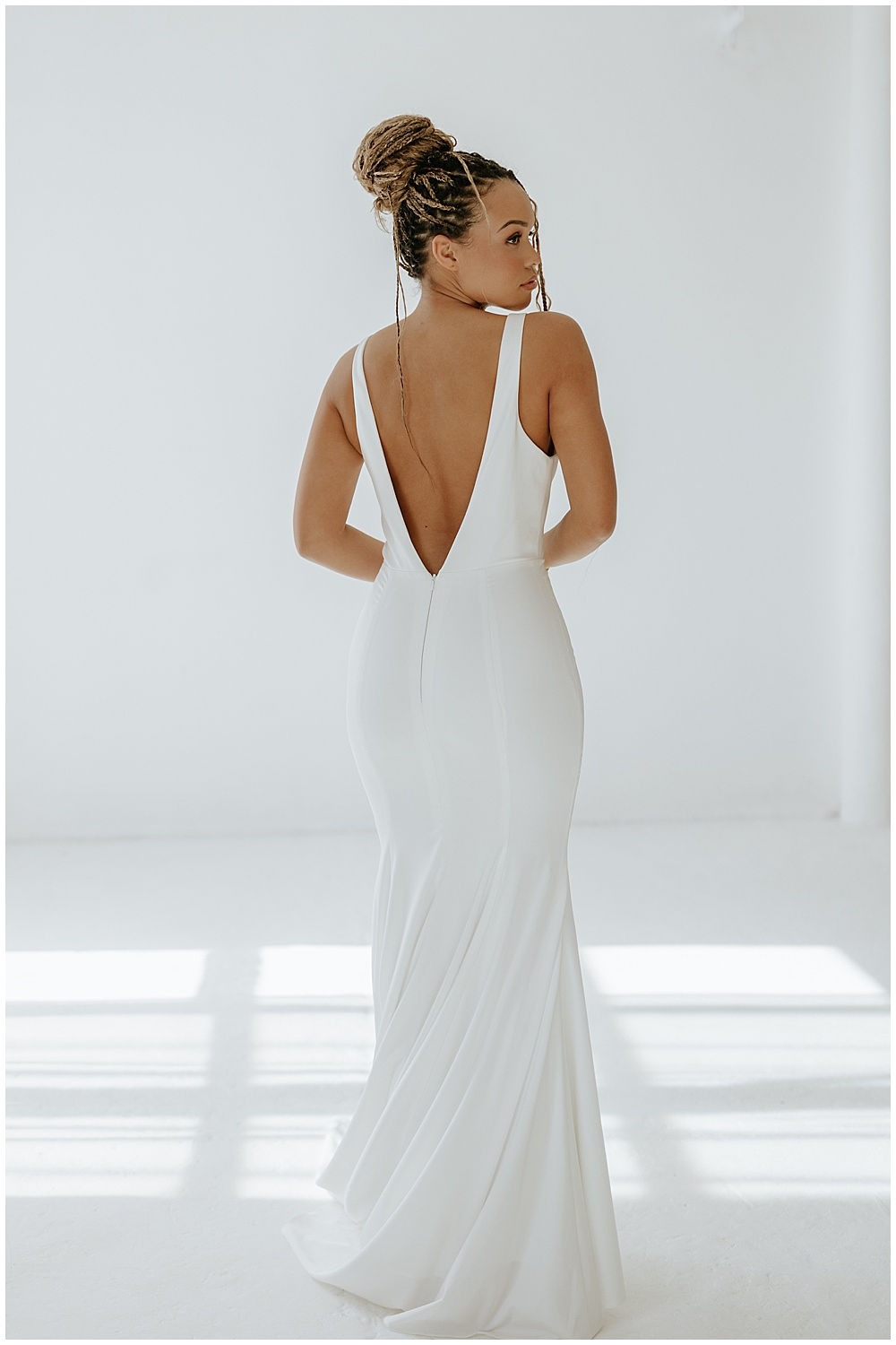 Featuring square neck and a fitted skirt, Farah is simple and elegant. She is great on her own or with one of the Shikoba toppers