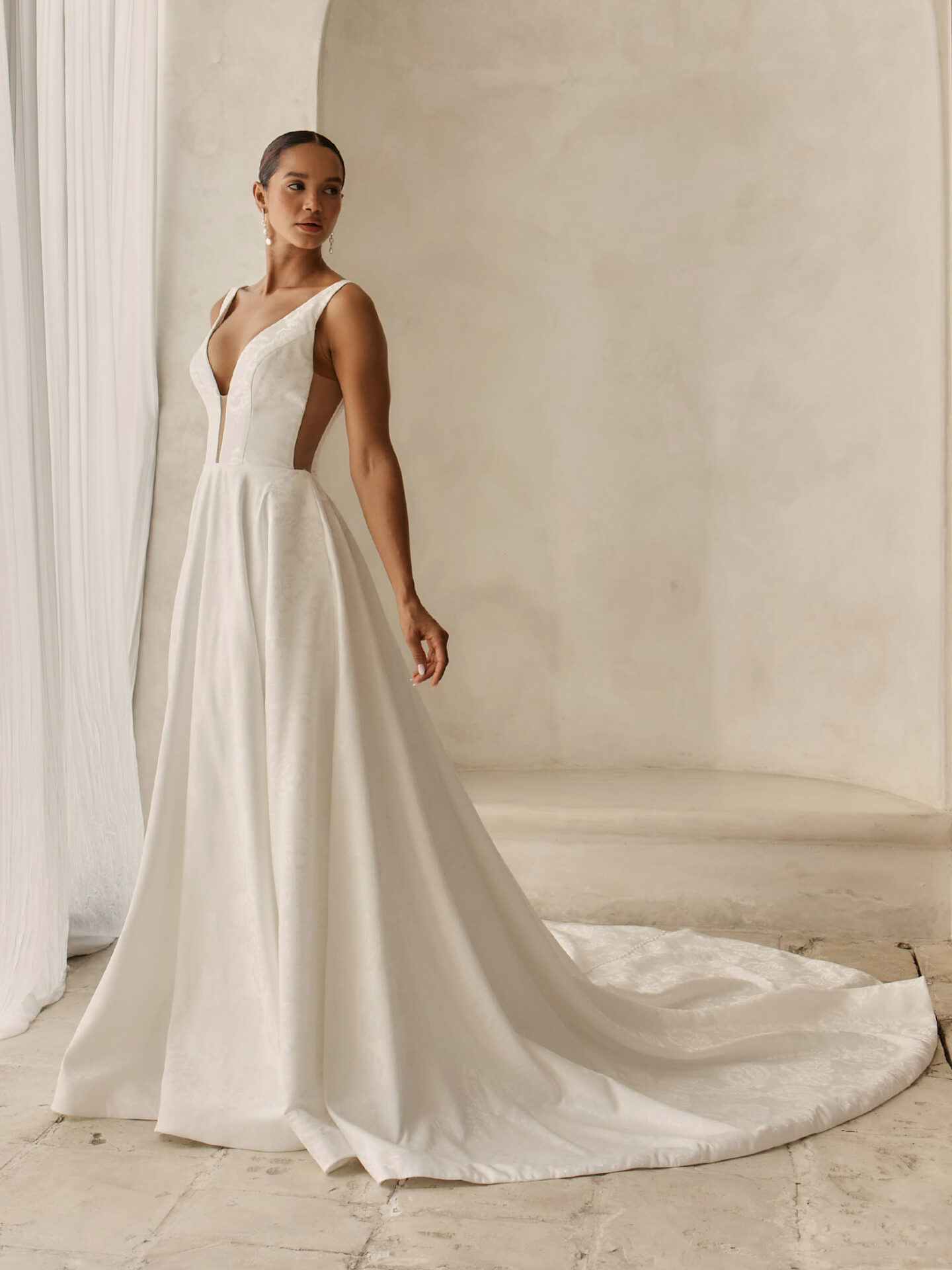 A-line Zach wedding dress with straps in jacquard
